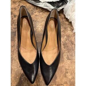 Vionic Black Leather Josie Kitten Heel